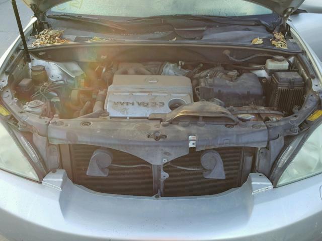 JTJHA31U240042319 - 2004 LEXUS RX 330 SILVER photo 7