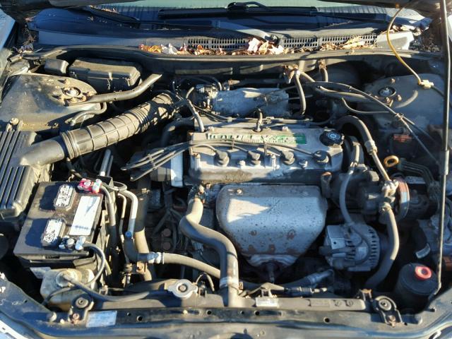 1HGCG6696YA110897 - 2000 HONDA ACCORD SE GREEN photo 7