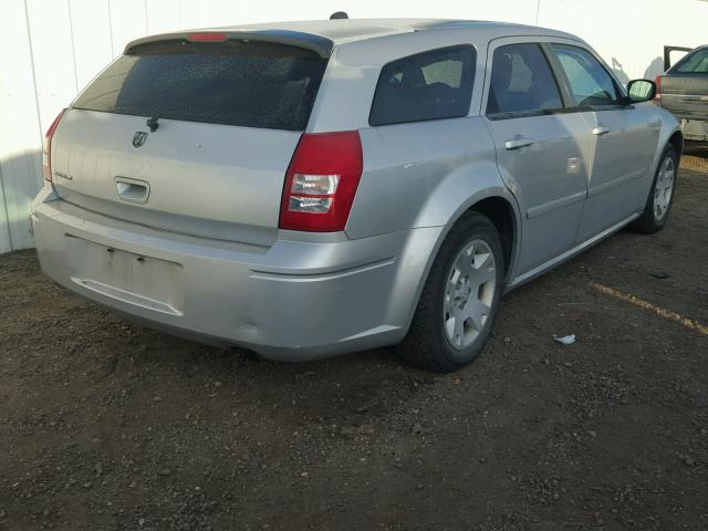 2D4FV47T66H172513 - 2006 DODGE MAGNUM SE SILVER photo 4