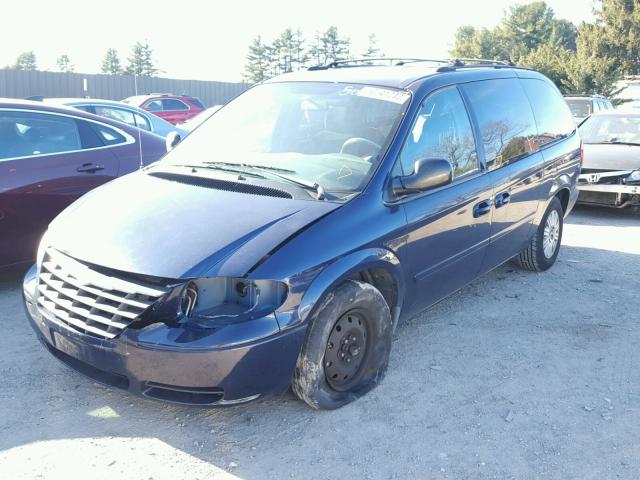 2C4GP44R15R155227 - 2005 CHRYSLER TOWN & COU BLUE photo 2