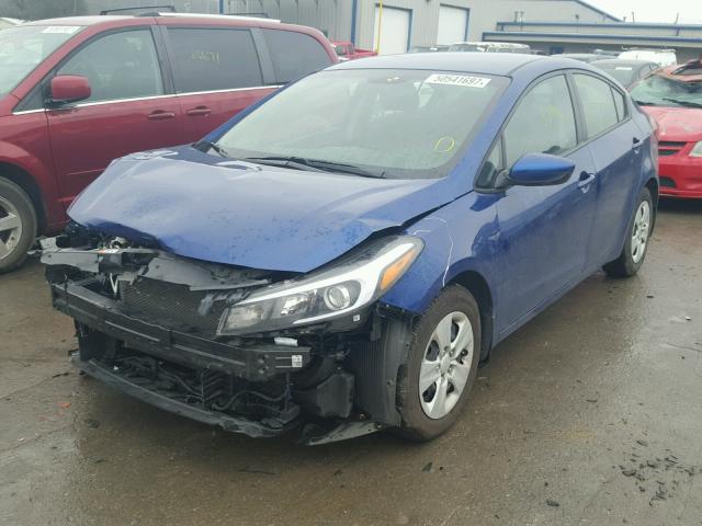 3KPFK4A75HE056364 - 2017 KIA FORTE LX BLUE photo 2