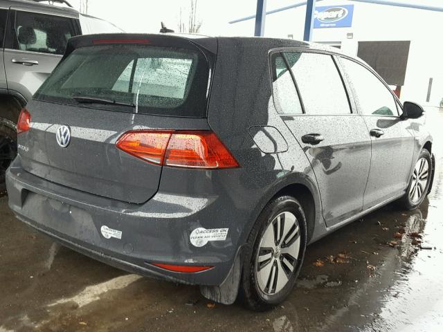 WVWKP7AUXGW916786 - 2016 VOLKSWAGEN E-GOLF SE CHARCOAL photo 4