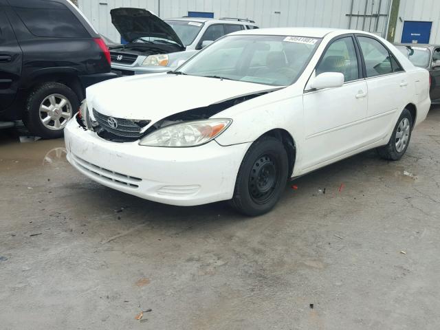 4T1BE32K64U323554 - 2004 TOYOTA CAMRY LE WHITE photo 2