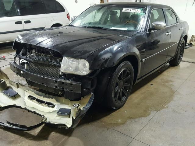 2C3AA63H65H103341 - 2005 CHRYSLER 300C BLACK photo 2