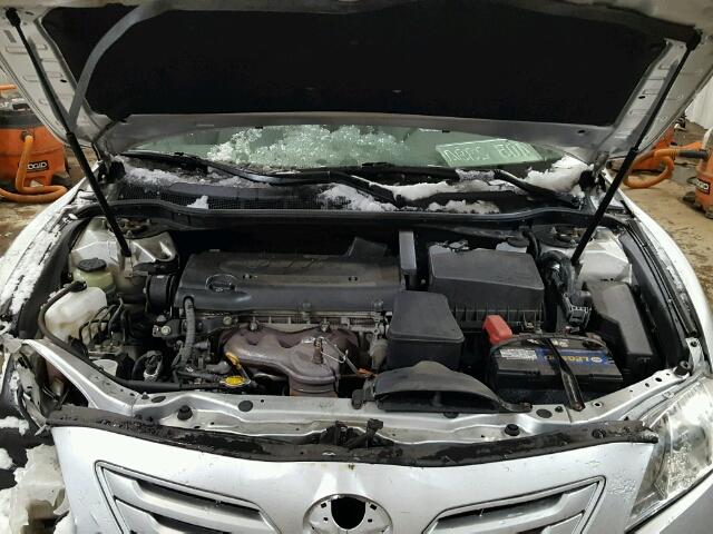 4T4BE46K69R111217 - 2009 TOYOTA CAMRY BASE SILVER photo 7