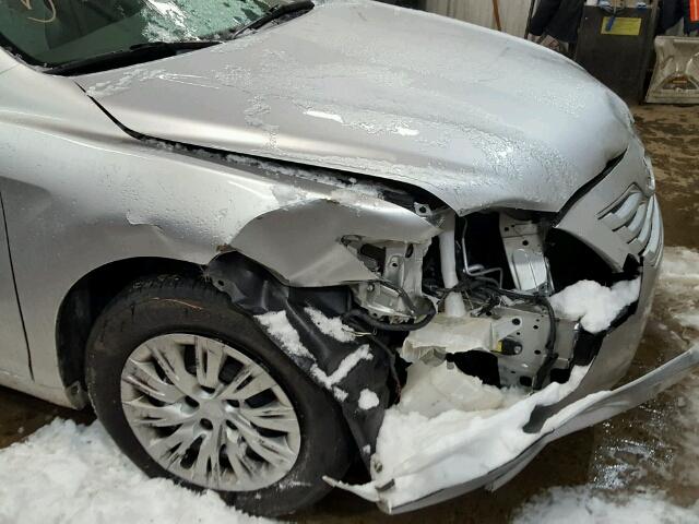 4T4BE46K69R111217 - 2009 TOYOTA CAMRY BASE SILVER photo 9
