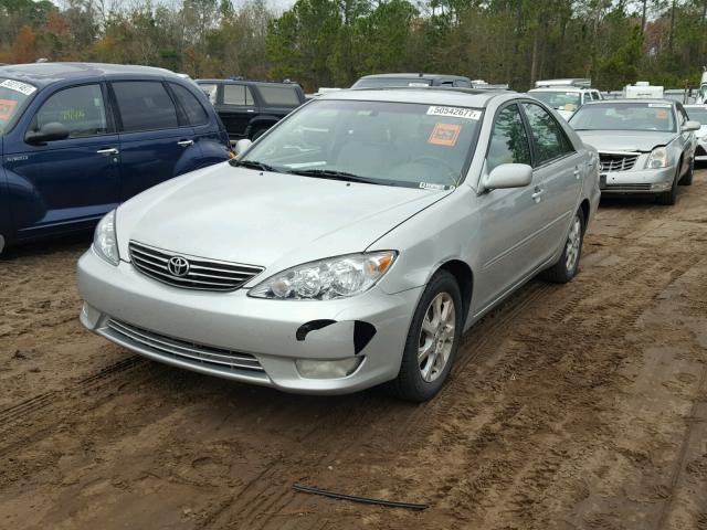 4T1BE32K65U405981 - 2005 TOYOTA CAMRY LE SILVER photo 2