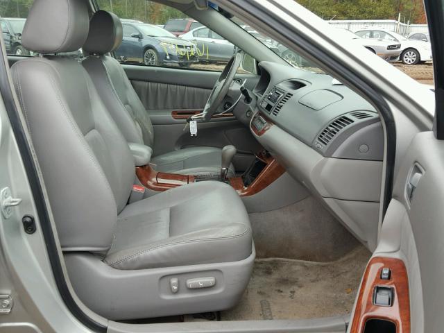 4T1BE32K65U405981 - 2005 TOYOTA CAMRY LE SILVER photo 5