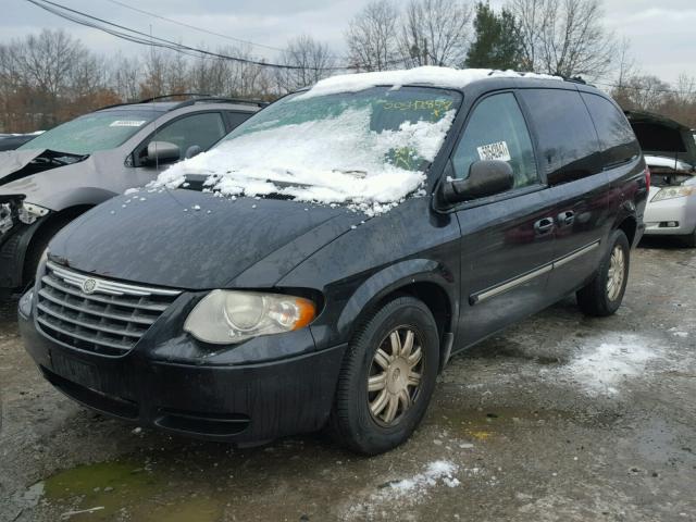 2A4GP54L66R655736 - 2006 CHRYSLER TOWN & COU BLACK photo 2