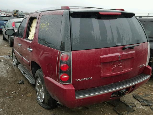 1GKFK63817J262577 - 2007 GMC YUKON DENA RED photo 3