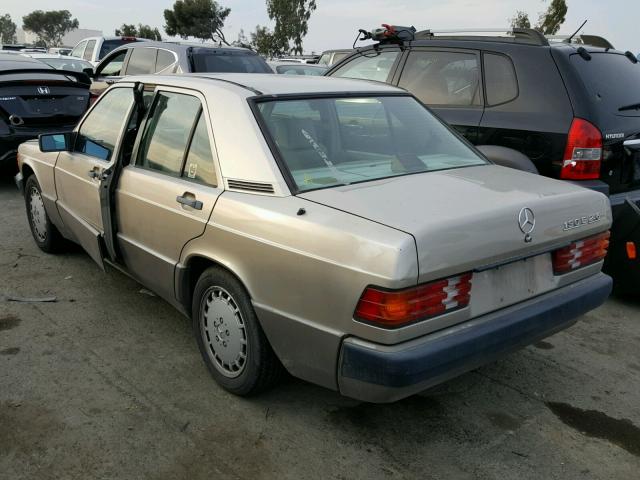 WDBDA29D7KF654802 - 1989 MERCEDES-BENZ 190 E 2.6 GOLD photo 3