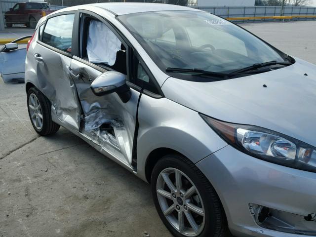 3FADP4EJ4GM165827 - 2016 FORD FIESTA SE SILVER photo 9