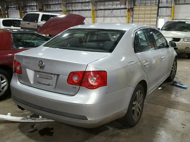 3VWRF71K06M806017 - 2006 VOLKSWAGEN JETTA 2.5 SILVER photo 4