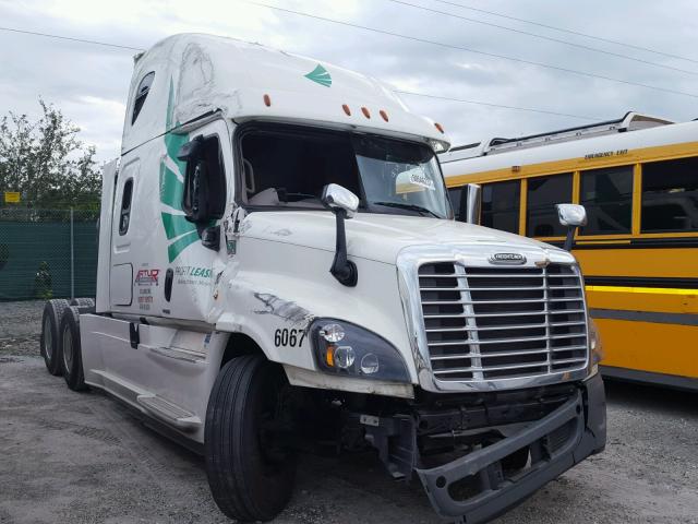 3AKJGLD5XGSHT0563 - 2016 FREIGHTLINER CASCADIA 1 WHITE photo 1