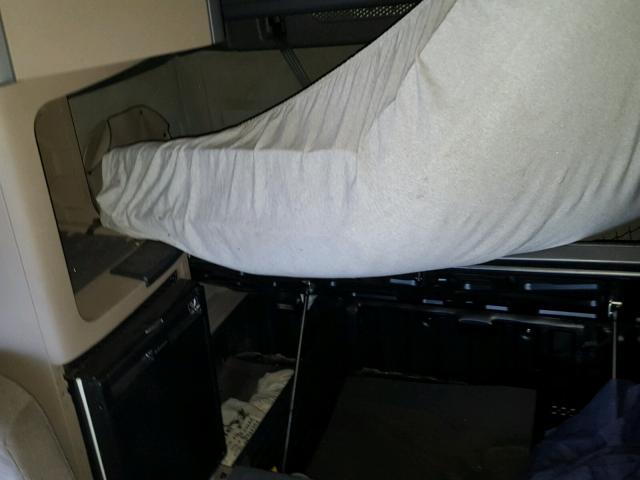 3AKJGLD5XGSHT0563 - 2016 FREIGHTLINER CASCADIA 1 WHITE photo 6