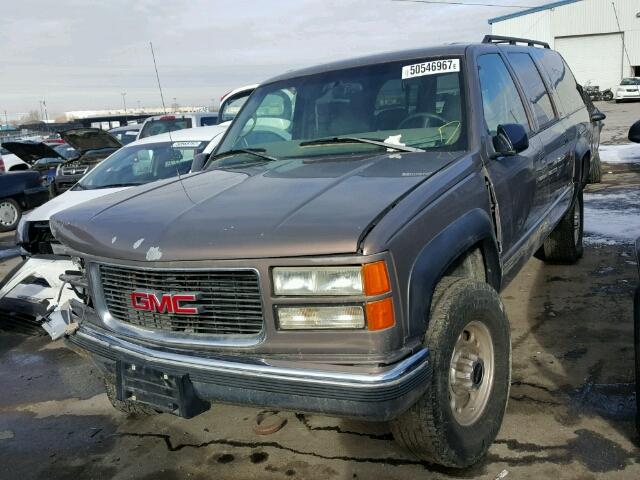 3GKGK26R1VG516501 - 1997 GMC SUBURBAN K BROWN photo 2