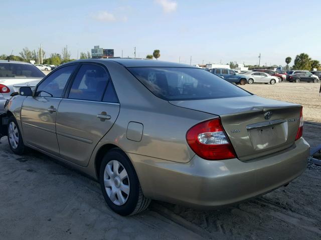 4T1BE32K12U530267 - 2002 TOYOTA CAMRY LE GOLD photo 3