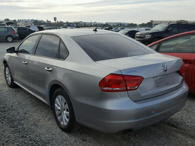 1VWAP7A35CC079893 - 2012 VOLKSWAGEN PASSAT S رمادي صورة 3