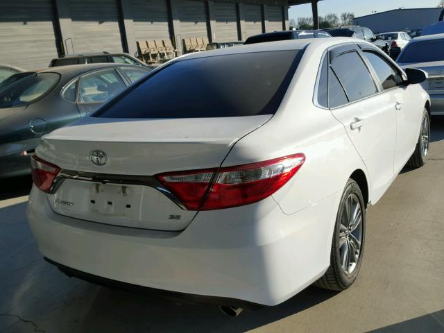 4T1BF1FK3FU896474 - 2015 TOYOTA CAMRY LE WHITE photo 4