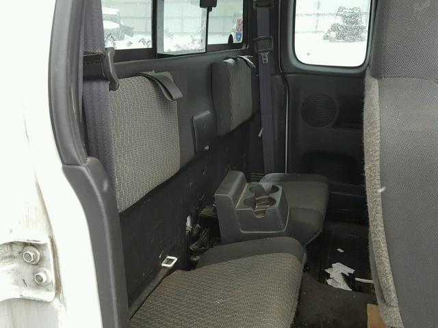 1GCDT49E188216192 - 2008 CHEVROLET COLORADO L WHITE photo 6