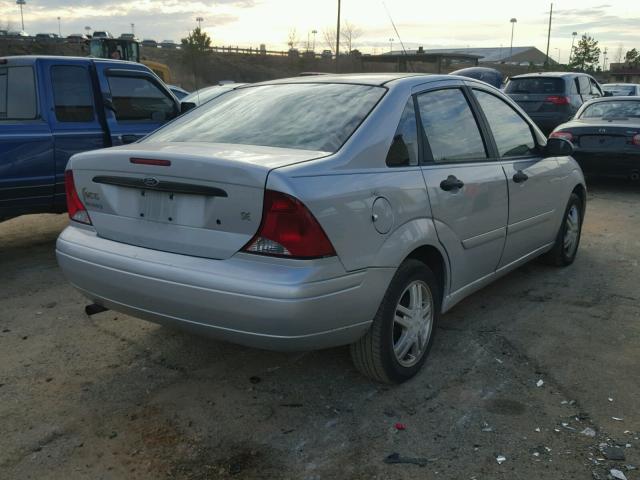 1FAFP34384W187198 - 2004 FORD FOCUS SE C SILVER photo 4