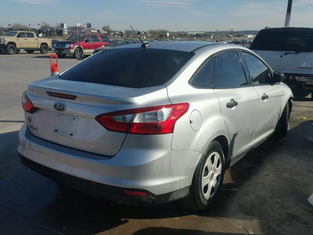 1FAHP3E26CL354964 - 2012 FORD FOCUS S SILVER photo 4