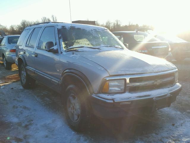 1GNDT13W6T2209726 - 1996 CHEVROLET BLAZER GRAY photo 1