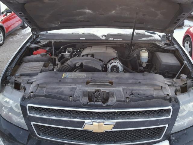 1GNUCHE07AR129423 - 2010 CHEVROLET SUBURBAN C BLACK photo 7