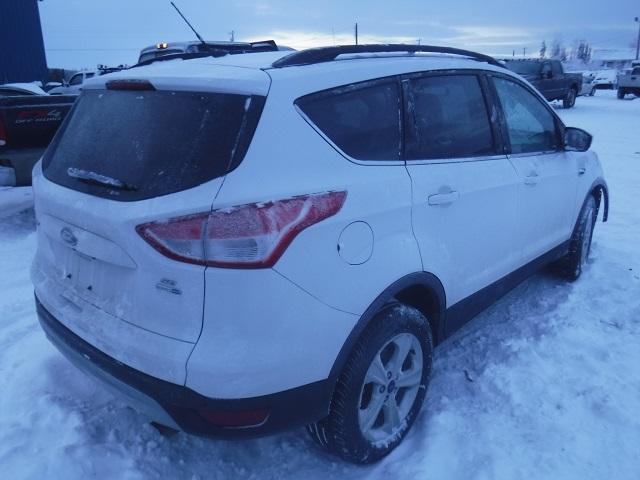 1FMCU9G92GUC83705 - 2016 FORD ESCAPE SE WHITE photo 4