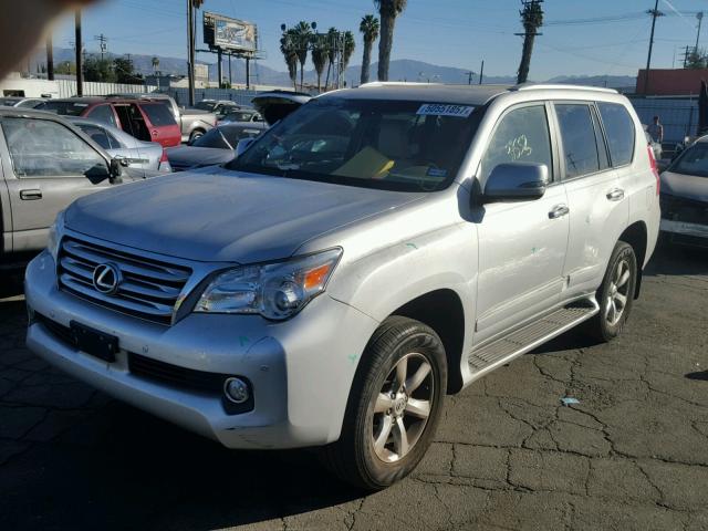 JTJBM7FX2D5057283 - 2013 LEXUS GX BASE SILVER photo 2