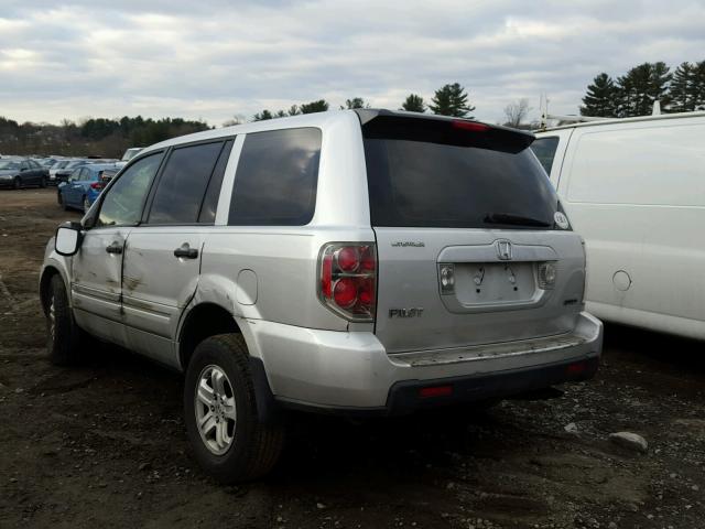 5FNYF18126B029627 - 2006 HONDA PILOT LX SILVER photo 3