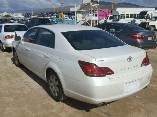 4T1BK36B68U307931 - 2008 TOYOTA AVALON XL WHITE photo 3