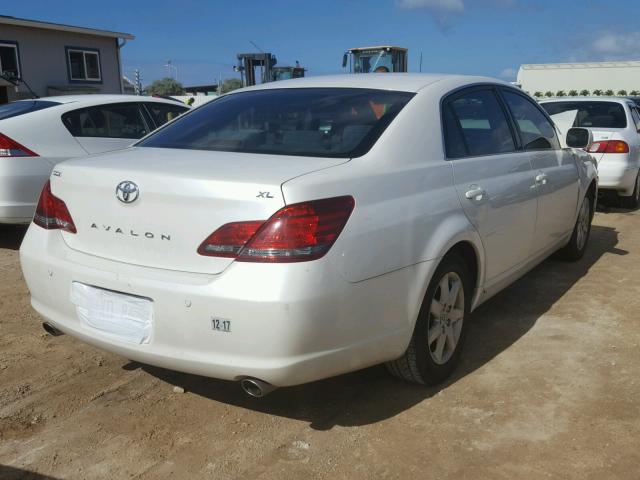 4T1BK36B68U307931 - 2008 TOYOTA AVALON XL WHITE photo 4