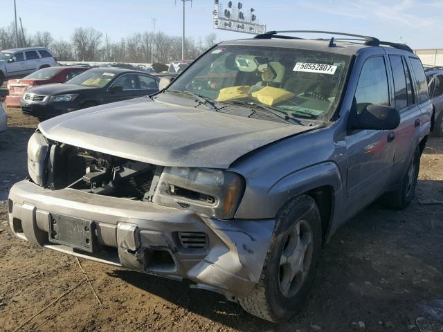 1GNDS13S072112561 - 2007 CHEVROLET TRAILBLAZE GRAY photo 2