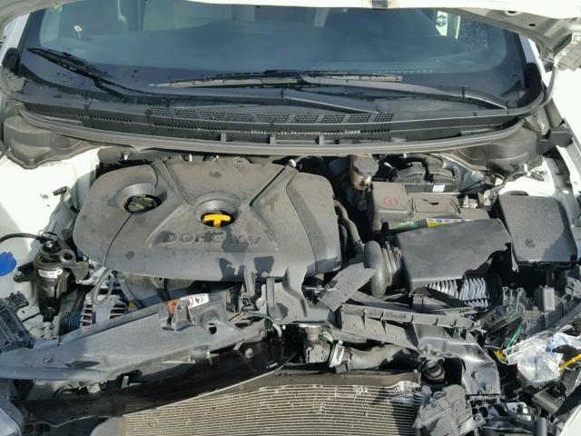 KNAFK4A66G5595736 - 2016 KIA FORTE LX WHITE photo 7