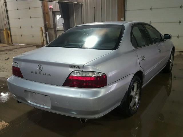 19UUA56692A022925 - 2002 ACURA 3.2TL SILVER photo 4