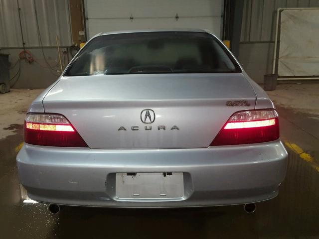 19UUA56692A022925 - 2002 ACURA 3.2TL SILVER photo 9