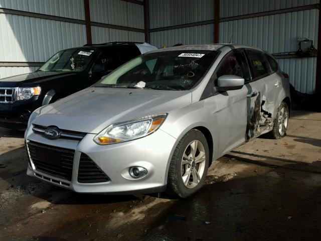 1FAHP3K21CL461134 - 2012 FORD FOCUS SE SILVER photo 2