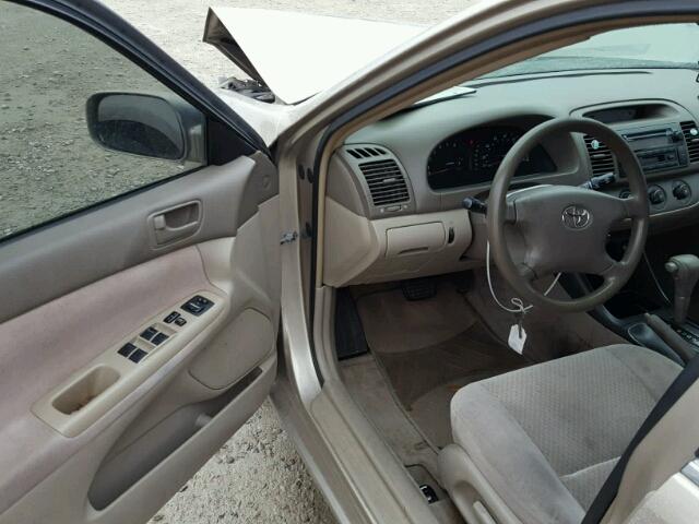 JTDBE32K120030279 - 2002 TOYOTA CAMRY LE ბეჟი ფოტო 9