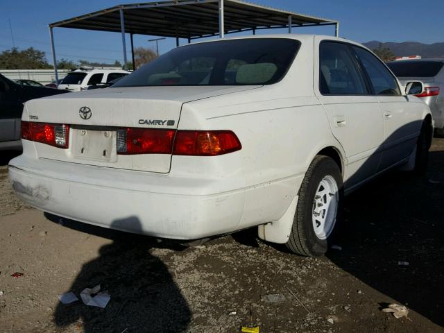 JT2BG22K5Y0386093 - 2000 TOYOTA CAMRY CE WHITE photo 4