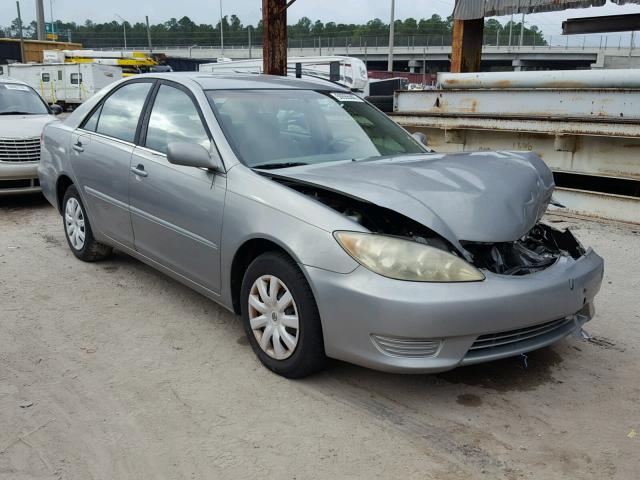 4T1BE32K05U942801 - 2005 TOYOTA CAMRY LE SILVER photo 1