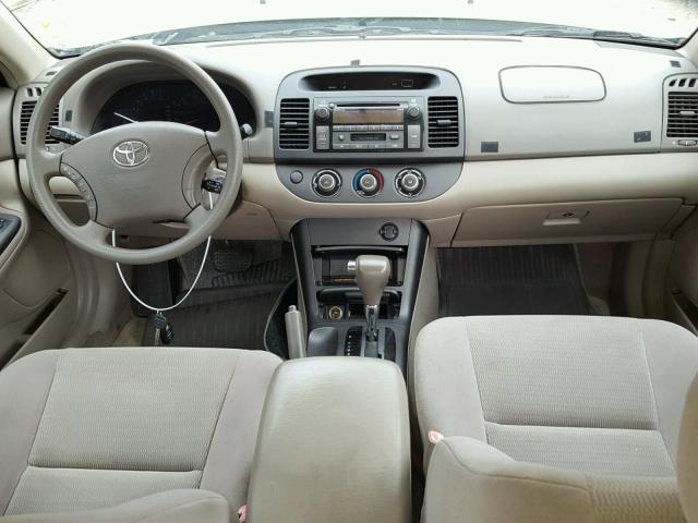 4T1BE32K05U942801 - 2005 TOYOTA CAMRY LE ვერცხლისფერი ფოტო 9