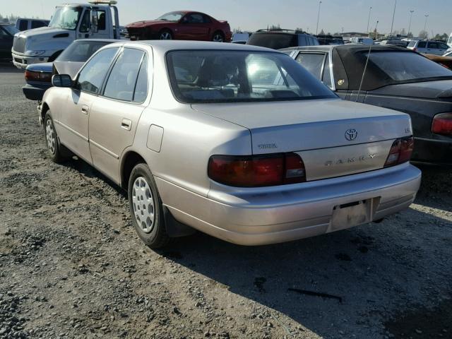 JT2BG12KXT0417602 - 1996 TOYOTA CAMRY DX GOLD photo 3