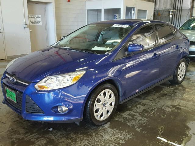 1FAHP3F26CL456537 - 2012 FORD FOCUS SE BLUE photo 2