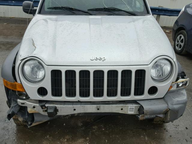 1J4GK48K65W710587 - 2005 JEEP LIBERTY SP SILVER photo 7