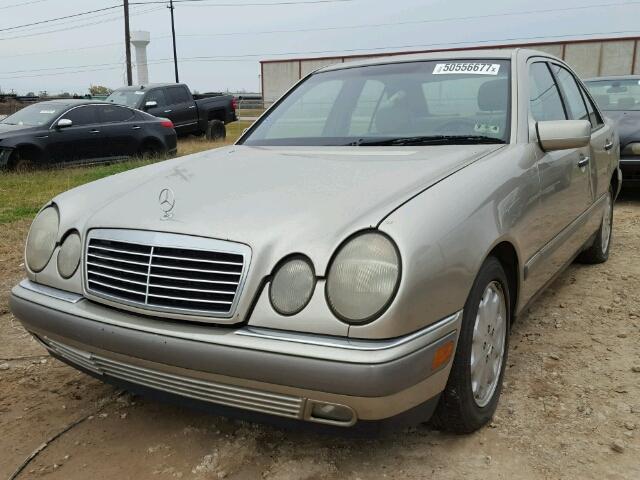 WDBJF55F6VA395301 - 1997 MERCEDES-BENZ E 320 TAN photo 2