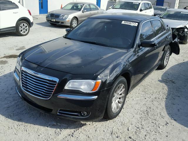 2C3CCAAG2DH576250 - 2013 CHRYSLER 300 BLACK photo 2