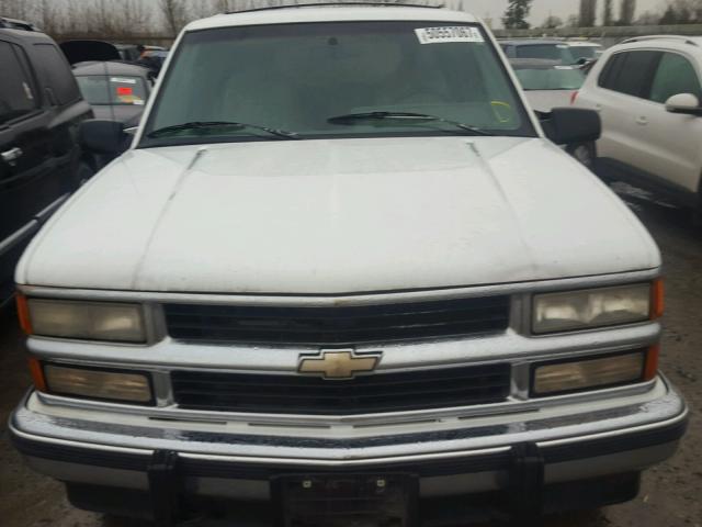 1GNFK16K2RJ360890 - 1994 CHEVROLET SUBURBAN K WHITE photo 9