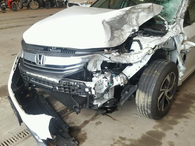 1HGCR2F38GA084462 - 2016 HONDA ACCORD LX WHITE photo 9