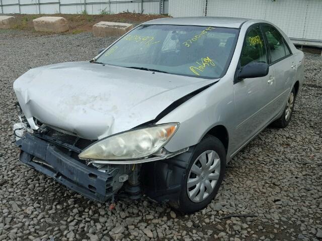 4T1BE32K25U604445 - 2005 TOYOTA CAMRY LE SILVER photo 2